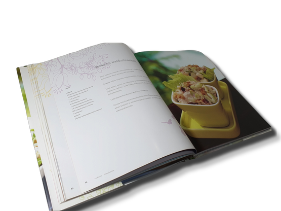 Kirja (Vähällä vaivalla salaatteja -kesän makuja kautta vuoden)