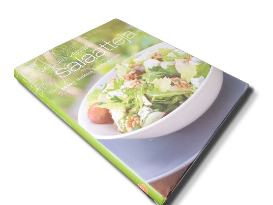 Kirja (Vähällä vaivalla salaatteja -kesän makuja kautta vuoden)