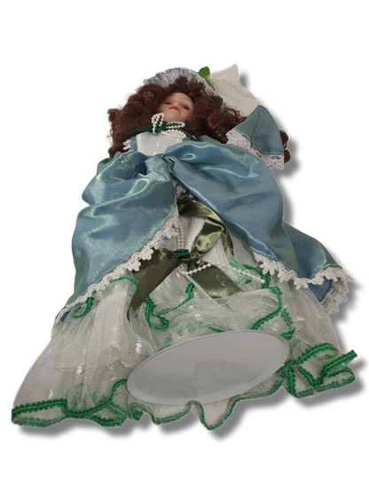 Posliinipäinen nukke (43 cm korkea)