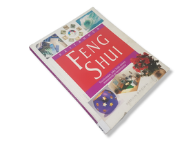 Kierrätyskirja (Simon Brown - Käytännön Feng Shui - Sisustusopas joka lisää onnea, menestystä ja hyvinvointia)