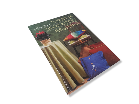 Kirja (Maria Ullvin - Tyynyt ja liinat piristeenä)