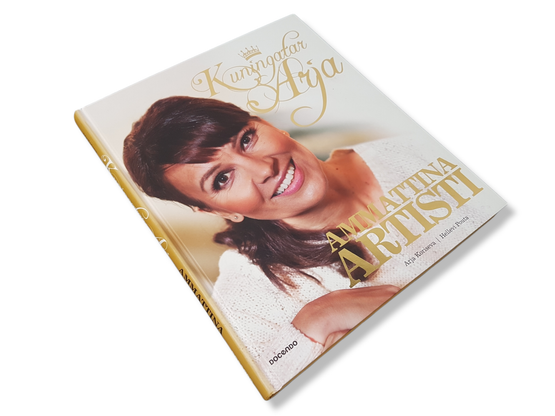 Kirja (Arja Koriseva, Hellevi Pouta - Kuningatar Arja - Ammattina artisti)