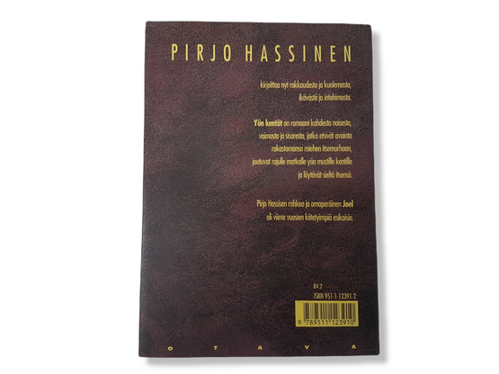 Kirja (Pirjo Hassinen - Yön kentät)