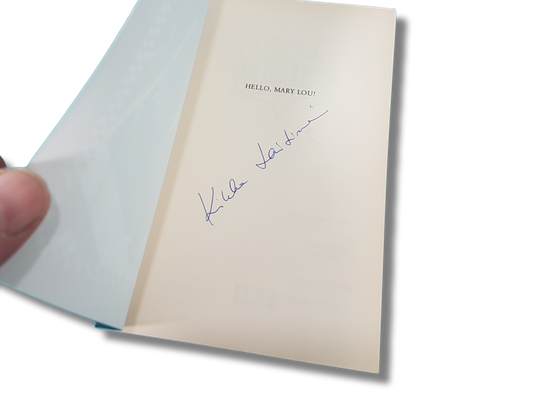 Kirja (Kikka Laitinen  - Hello, Mary-Lou!)