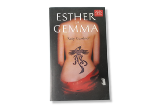 Kirja (Katy Gardner - Esther ja Gemma)
