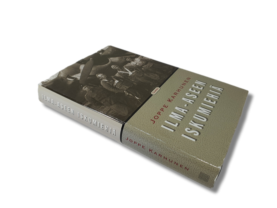 Kirja (Ilma-Aseen Iskumiehenä - Joppe Karhunen)