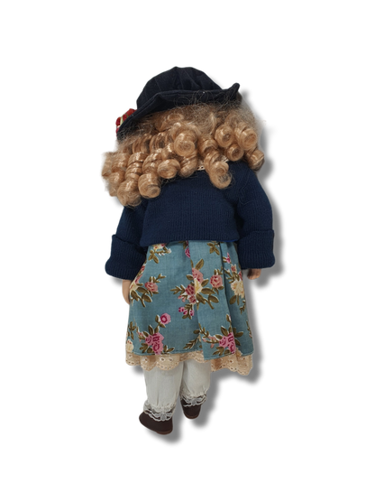 Posliinipäinen nukke (38 cm)