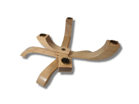 Puinen kynttilänjalka neljälle kynttilälle