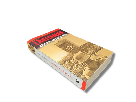 Kirja (Niilo Lauttamus - Vieraan kypärän alla)