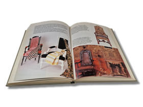 Kirja (Antiikkihuonekalut Tyyli- ja korjausopas - Leena Nokela)