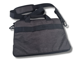 Pieni tietokonelaukku 15