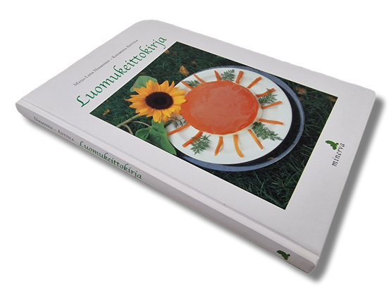 Kirja (Luomukeittokirja - Maija-Liisa Nieminen)