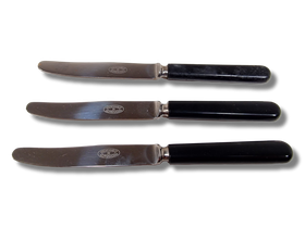 Kolme veistä (Hackman Sorsakoski)