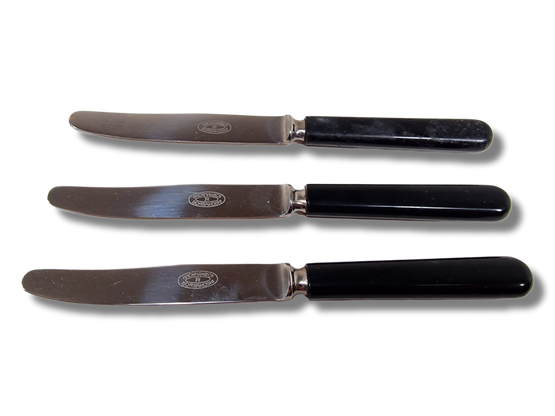 Kolme veistä (Hackman Sorsakoski)