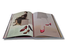 Kirja (Vintage Kengät - Caroline Cox)