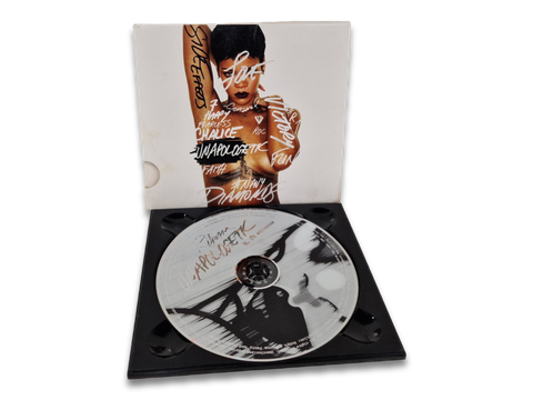 CD -levy (Rihanna - Unapologetic)