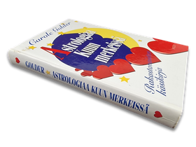 Kirja (Astrologiaa Kuun merkeissä - Garole Golder)