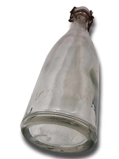 Vanha pullo keraamisella korkilla (Woima)