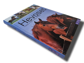 Kirja (Hevoset - rodut - harrastus - hoito)