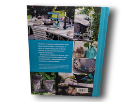 Kirja (Puuhaillaan pihalla - Malin Nilsson)