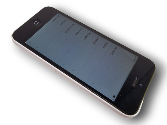 Puhelin (Apple iPhone 5c)