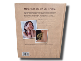 Kirja (Virkkaa ihania koruja metallilangasta - Nancy Waille)