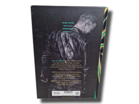 Kirja (Jari Sillanpää : Paljaana - Mari Kopopinen)