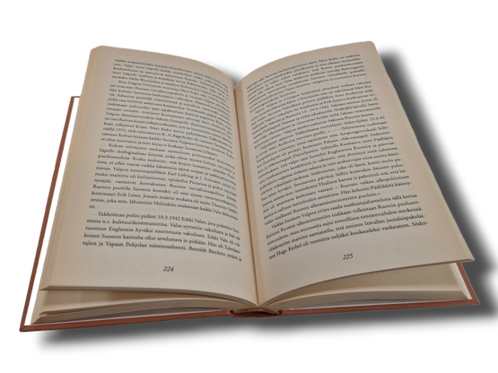 Kirja (Luovutetut - Elina Sana)