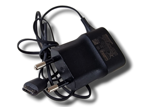 MIcro USB -laturi (Microsoft AC-18E)