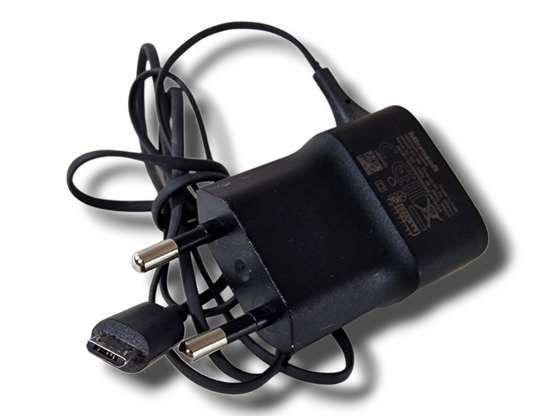 MIcro USB -laturi (Microsoft AC-18E)