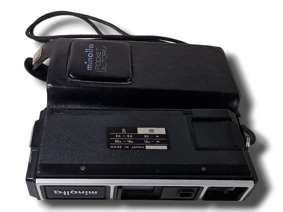 Vintage filmikamera (Minolta Pocket Autopak 230)