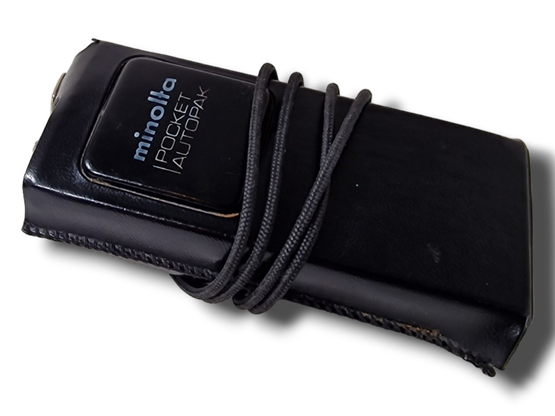 Vintage filmikamera (Minolta Pocket Autopak 230)