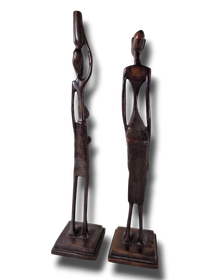 Kaksi metallista patsasta (korkeus 30 cm