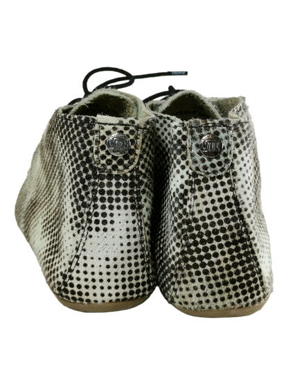 Naisten jalkineet, koko 39, ( Maruti)