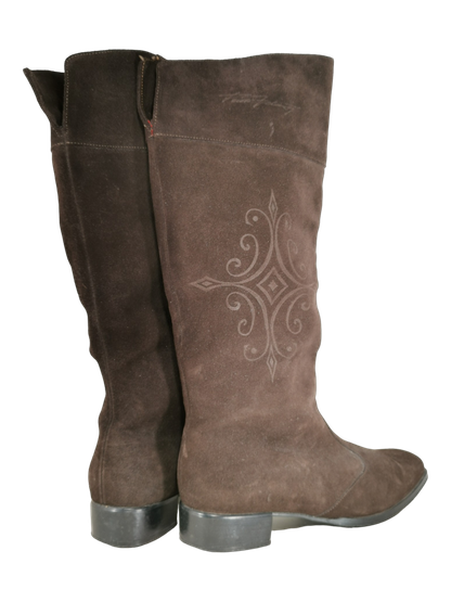 Naisten pitkävartiset jalkineet, koko 40, (Pertti Palmroth)