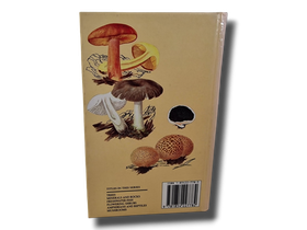 Kirja (Mushrooms - A Magna Field Guide)