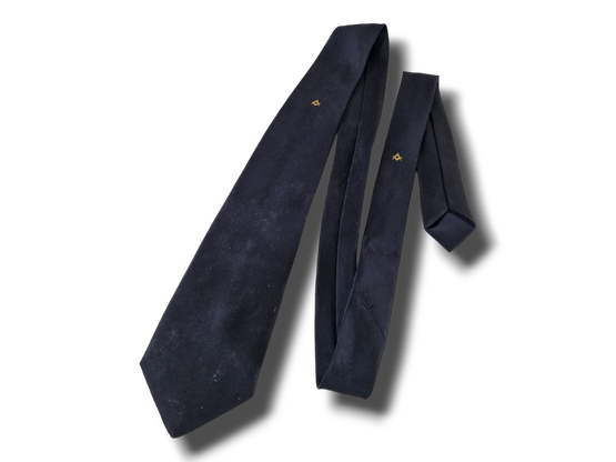 Kravatti / Solmio (Tumma - Vapaamuurari logolla)