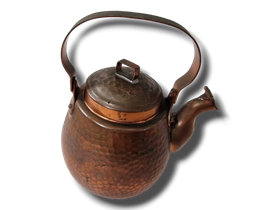 Pieni kuparinen pannu (korkeus 10 cm)