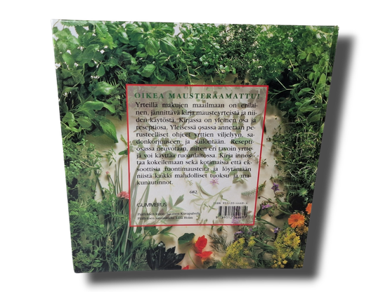 Kirja (Yrteillä : yrttitarhan ja keittiön salaisuudet - Marguerite Walfridson)