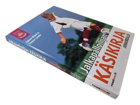 Kirja (Jalkapalloilijan käsikirja junioreille)