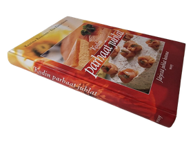 Kirja (Kodin parhaat juhlat - Kaarina Roininen)