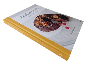 Kirja (Raakaleipurin parhaat kakut - Maria Lönnqvist)