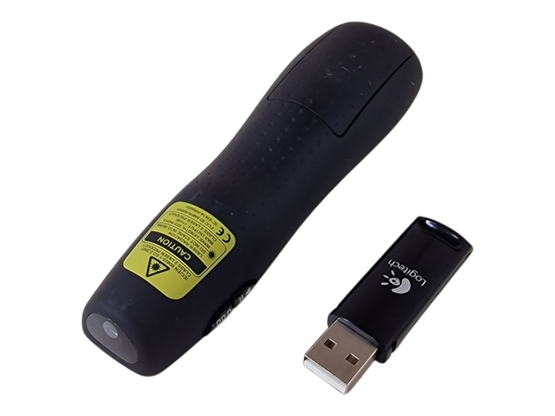 Esittelykaukosäädin (Logitech R800)