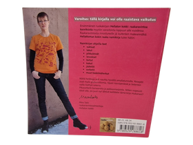 Kirja (Hellattoman Kokin RaakaNamikirja - Mea Salo)