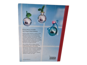 Kirja (Jouluiloa kierrätysmateriaaleista - Karin Lindroos)