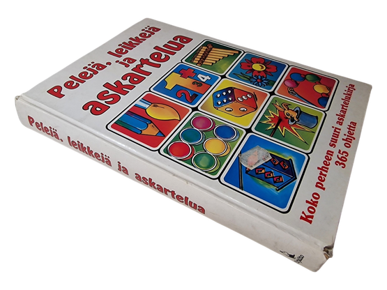 Kirja (Pelejä, leikkejä ja askartelua : 365 ohjetta)