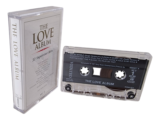 C -kasetti (The Love Album - 32 Superstar Hits MC 2)