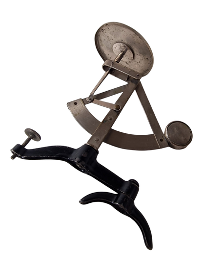 Vintage kirjevaaka (korkeus 13,5cm)