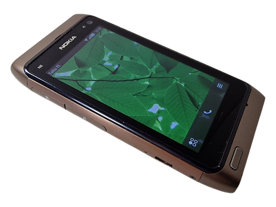 Puhelin (Nokia N8)