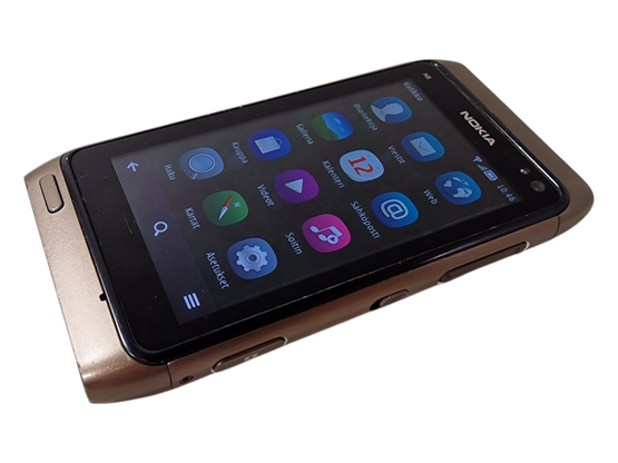 Puhelin (Nokia N8)